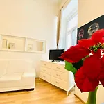 Cozy Studio Lg