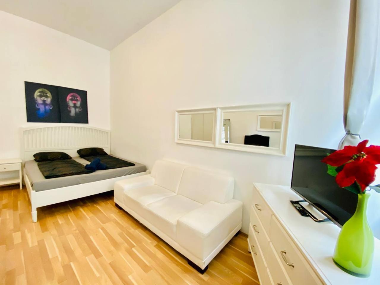 Cozy Studio Lg *